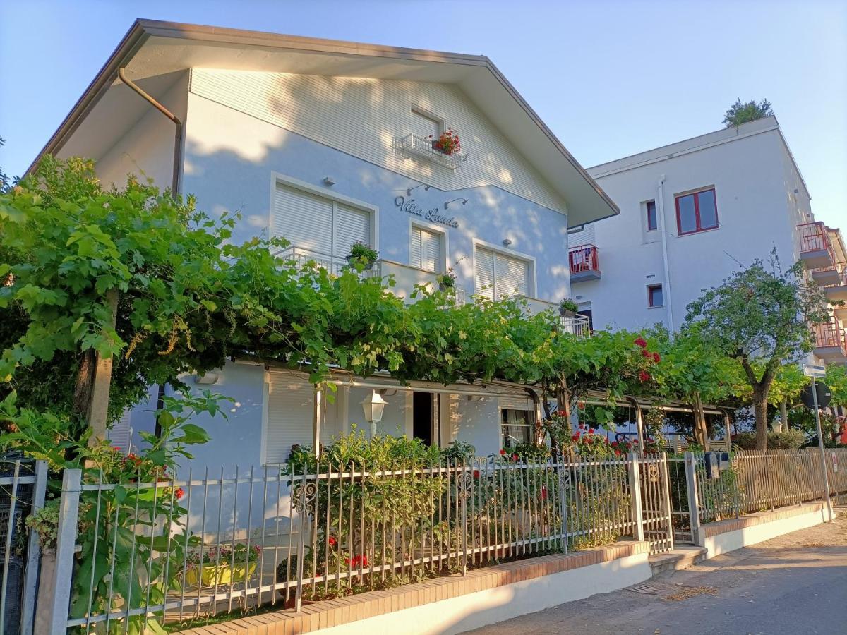 Villa Lauda B&B Римини Экстерьер фото