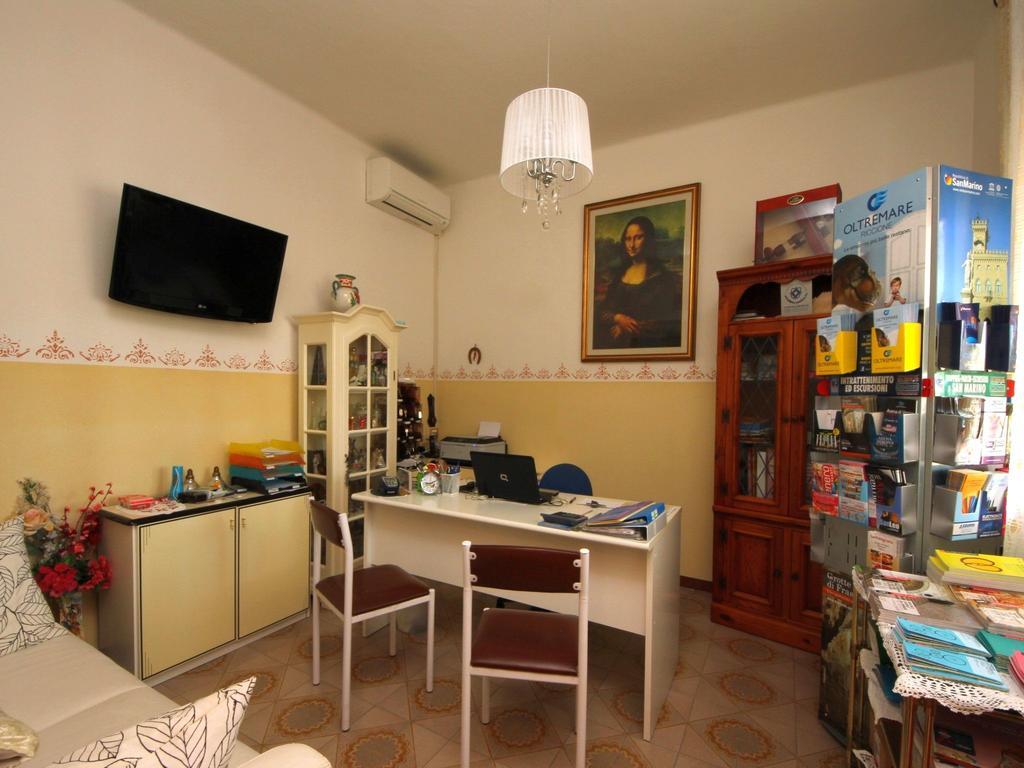 Villa Lauda B&B Римини Экстерьер фото