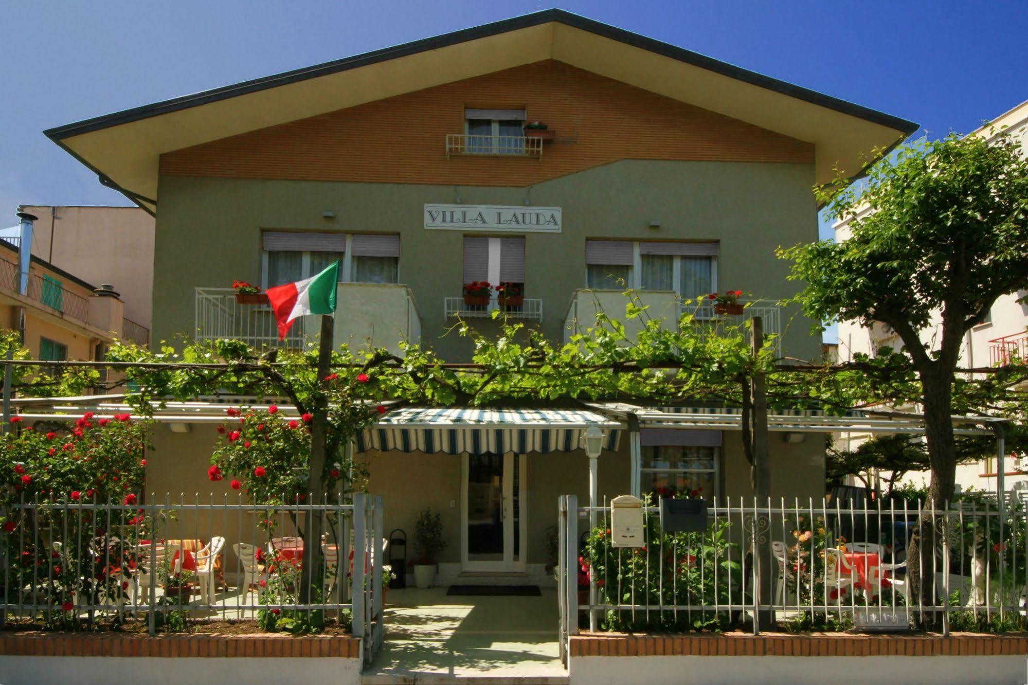 Villa Lauda B&B Римини Экстерьер фото