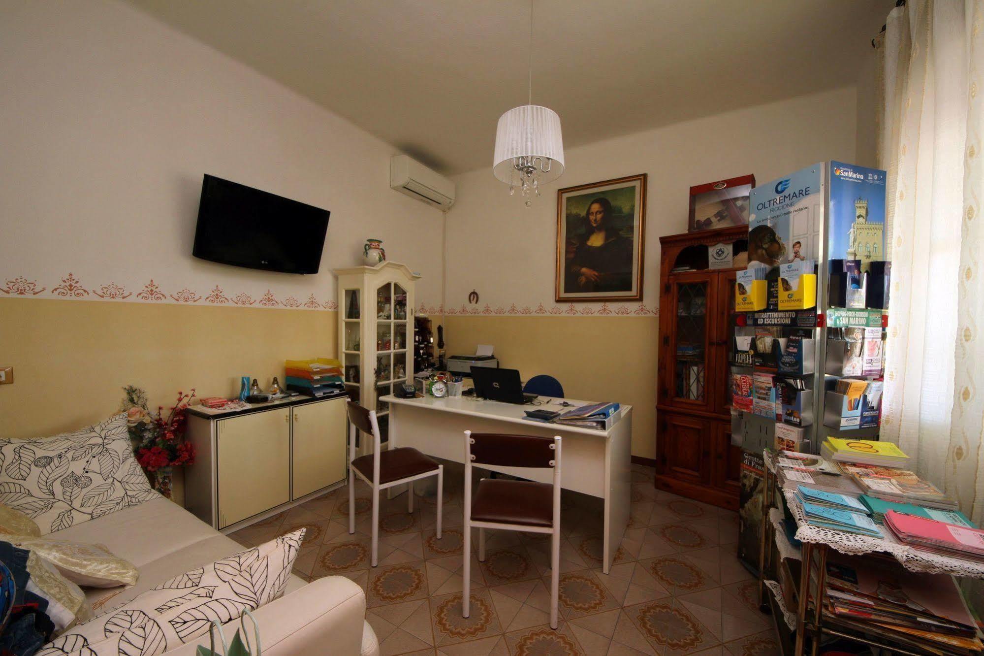 Villa Lauda B&B Римини Экстерьер фото