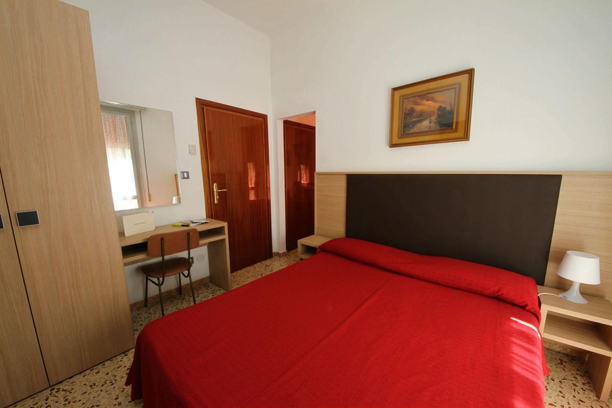Villa Lauda B&B Римини Экстерьер фото